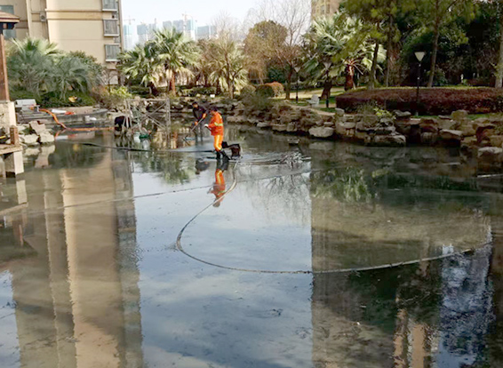 兴仁景观池淤泥清理